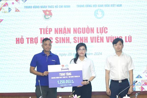 Cộng đồng góp 1, Vinamilk góp thêm 1 để nhân đôi hỗ trợ cho học sinh các tỉnh gặp thiên tai