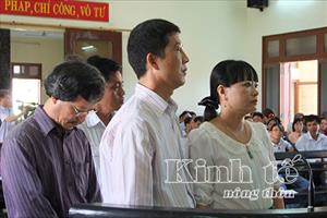 Phú Yên: Nguyên Giám đốc Sở Thông tin - Truyền thông cùng thuộc cấp kéo nhau ra tòa