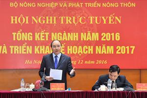 Thủ tướng Nguyễn Xuân Phúc: Đừng chạy theo và sợ các thể chế một cách vô lý!
