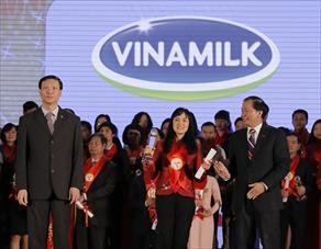 Vinamilk tiếp tục được bình chọn Thương hiệu mạnh của Việt Nam năm 2015