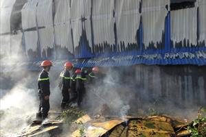 Đắk Lắk: Cháy lớn tại kho chứa thùng giấy carton và thùng nhựa