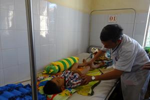 Đắk Lắk: Cháu bé mầm non rớt xuống hầm cầu, chấn thương sọ não
