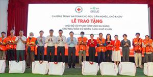 NovaGroup trao tặng 1.000 bộ áo phao cứu sinh đa năng cho ngư dân nghèo, khó khăn tại Bình Thuận