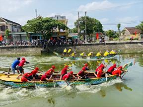 Sôi nổi Lễ hội đua thuyền truyền thống trên sông Cụt