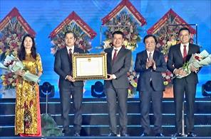 Thị xã Hoàng Mai đón nhận Bằng công nhận hoàn thành nhiệm vụ xây dựng NTM