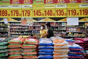 Xuất khẩu gạo của Thái Lan tăng mạnh do giá đồng baht yếu