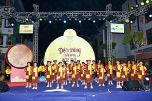 Hàng nghìn trẻ em Phú Quốc tham gia “đêm trăng thắp sáng ước mơ”