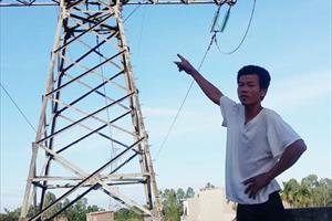 Nằm dưới hành lang đường điện 220kV Ninh Bình - Thanh Hóa: Người dân mất quyền lợi!