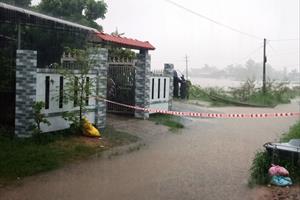 Mưa lớn, nhiều nơi ở Quảng Ngãi ngập nặng