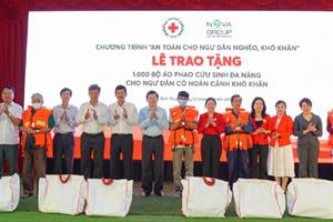 NovaGroup trao tặng 1.000 bộ áo phao cứu sinh đa năng cho ngư dân nghèo, khó khăn tại Bình Thuận