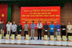 Phó Chủ tịch Thường trực Quốc hội Trần Thanh Mẫn thăm, tặng quà Tết tại Sóc Trăng