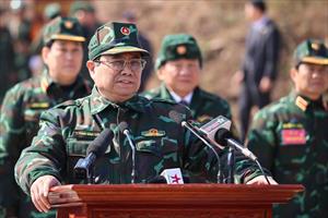 Thủ tướng Phạm Minh Chính dự diễn tập chiến thuật có bắn đạn thật của Quân đoàn 12