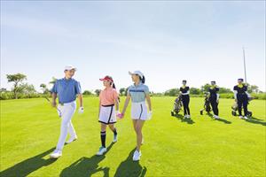 Biến golf trở thành tiện ích kế bên nhà, Vinhomes Royal Island hút khách thượng lưu