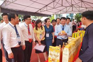 Xúc tiến tiêu thụ gà đồi và các sản phẩm chủ lực huyện Yên Thế năm 2022
