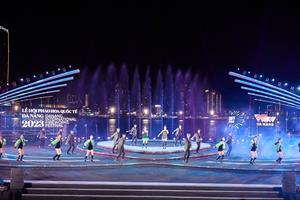 Những hình ảnh tổng duyệt hé lộ đêm thứ hai đa sắc màu của Lễ hội pháo hoa Đà Nẵng