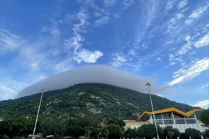 Núi Bà Đen xuất hiện “mây ngọc” và “mây xà cừ” đúng dịp Lễ Vía Bà