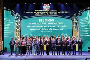 Tôn vinh và trao danh hiệu cho 100 nông dân Việt Nam xuất sắc năm 2023