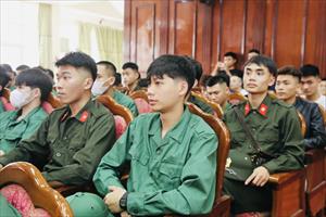 Thanh niên Hà Tĩnh háo hức trước ngày lên đường nhập ngũ