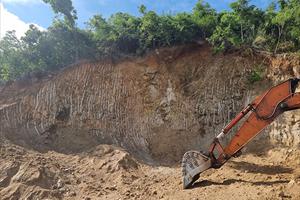Phú Yên yêu cầu Công ty TNHH Huy Minh Tuấn dừng hoạt động khai thác mỏ đất trong thời gian hoàn tất các thủ tục