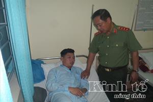 Đắk Lắk: Lãnh đạo Bộ Công an đến thăm, viếng gia đình các cán bộ, chiến sĩ bị nạn trong vụ nổ