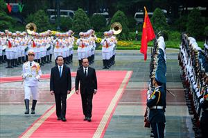 Tổng thống Pháp Hollande bắt đầu thăm Cấp Nhà nước tới Việt Nam