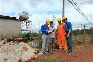 Công ty Điện lực Đắk Nông: Nâng cao ý thức người dân bảo vệ an toàn hành lang lưới điện