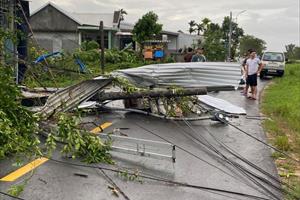 Hình ảnh về những thiệt hại ban đầu do bão Noru gây ra ở TT- Huế