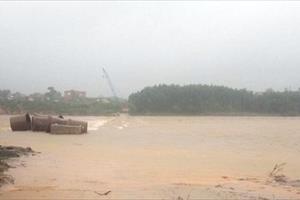 Quảng Ngãi: Mưa lớn khiến nhiều tuyến đường bị ngập sâu