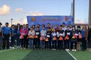 Giải bóng đá “Nối nhịp nghĩa tình-Gắn kết yêu thương” giúp học sinh nghèo nuôi ước mơ đến trường