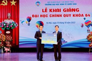 Bảo Việt trao học bổng 7 tỷ đồng cho sinh viên Đại học Kinh tế quốc dân