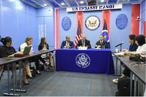 Bộ trưởng Bộ Nông nghiệp Hoa Kỳ ấn tượng với nỗ lực áp dụng nông nghiệp thông minh ở Việt Nam