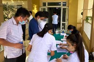Huyện Hậu Lộc (Thanh Hóa) có ưu ái tiêm vắc xin chưa đúng đối tượng?