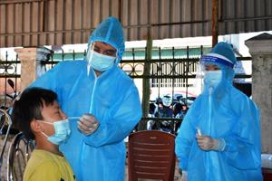 Hà Tĩnh: Bé trai 6 tháng tuổi dương tính với virus SARS-CoV-2.