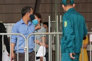 Hà Nội: Nhiều chung cư, bệnh viện bị phong tỏa vì các ca nhiễm Covid-19