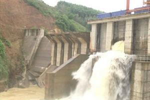 Ứng phó mưa lớn, nhiều hồ chứa thủy điện ở Nghệ An xả lũ