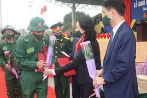 Hà Nam: Lễ Giao nhận quân trang trọng, nhanh gọn, bảo đảm tốt công tác phòng dịch Covid-19