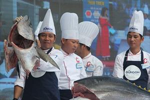 Xác lập kỷ lục 101 món ăn từ cá ngừ đại dương Phú Yên