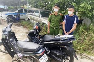 Quảng Bình bắt đối tượng đột nhập tiệm cầm đồ trộm hơn 330 triệu đồng