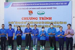 Chương trình “bán gạo gây quỹ” mang Tết Trung thu đến với trẻ em vùng cao Quảng Bình