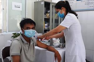 Quảng Nam tiêm vắc xin đợt 2 cho 4.769 người