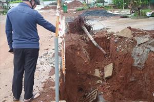 Đắk Nông: Dân khốn khổ vì tuyến đường gần 300m ngừng thi công đột ngột