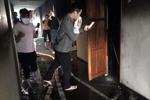 Khách sạn 8 tầng ở thành phố Vinh bốc cháy nhiều người hoảng loạn 