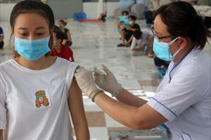 Hơn 99.000 học sinh THPT tại Nghệ An được tiêm vắc xin mũi 1