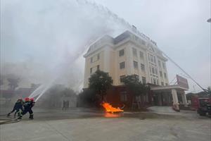 Diễn tập phòng chống cháy nổ tại Agribank Chi nhánh tỉnh Hà Tĩnh
