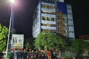 Một khối nhà của khách sạn Hải Yến (Hải Phòng) bị sập trong đêm