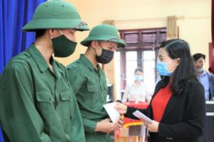 Thanh niên Hà Tĩnh háo hức đón chào ngày hội tòng quân