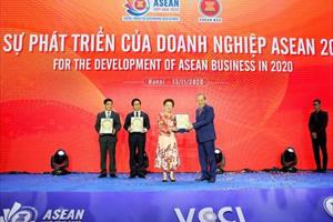 Phó thủ tướng Thường trực Trương Hòa Bình chúc mừng doanh nghiệp đạt giải thưởng ABA 2020