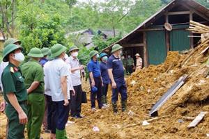 Tuyên Quang: Tìm thấy thi thể 3 cháu bé bị đất, đá vùi lấp 