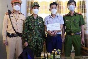 Giấu 5kg ma túy đá trong cốp xe ô tô chở từ Lào về Việt Nam tiêu thụ