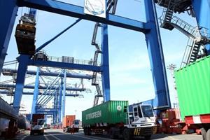 Thương mại khởi sắc, xuất khẩu của Việt Nam 4 tháng tăng hơn 16%